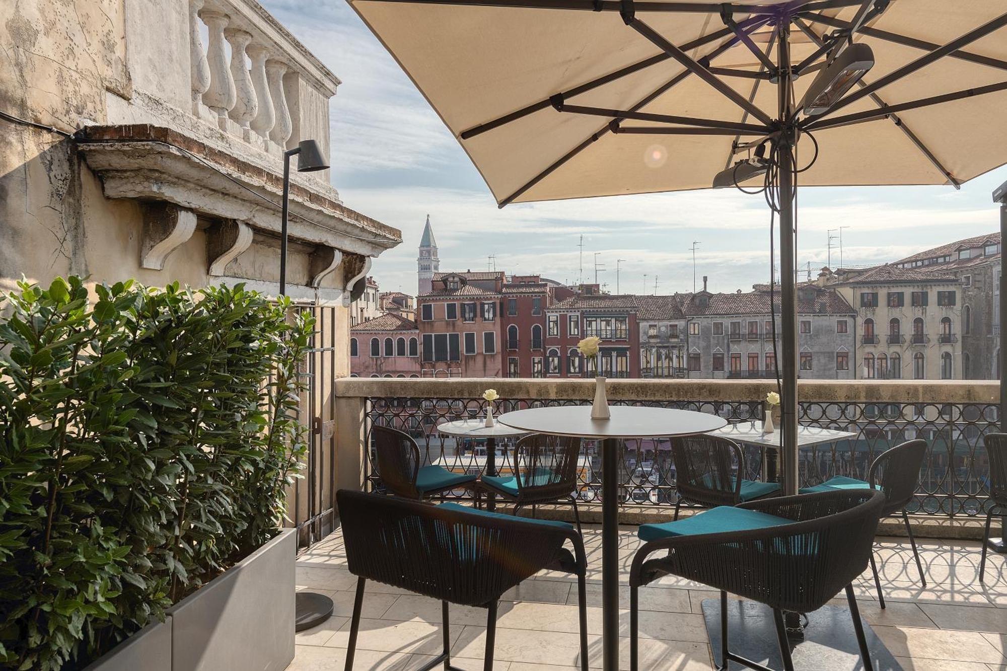 Hotel H10 Palazzo Canova 4*